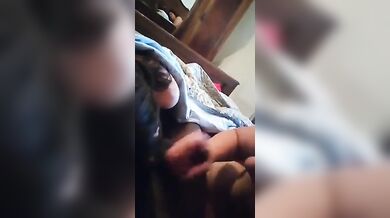 Francesca e sua mamma Marzia spompinano black insieme