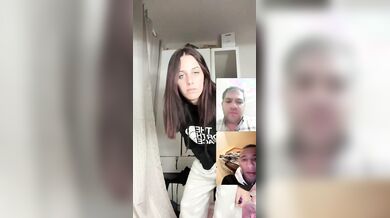 Ragazza italiana fa la porca in cam