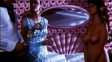 Debora Caprioglio Paprika