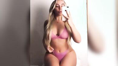 Selfie bionda italiana fica of