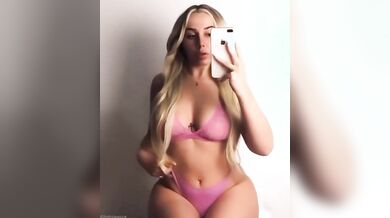 Selfie bionda italiana fica of