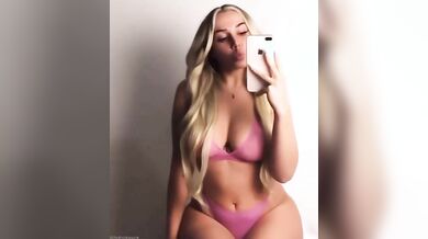 Selfie bionda italiana fica of