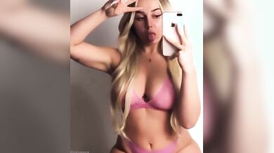 Selfie bionda italiana fica of