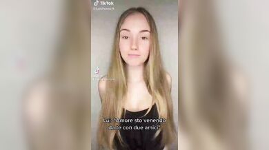 Senti come sei bagnata? TI lecco questo buco del culo e ti scopo