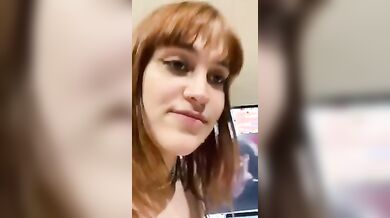 Nico guarda le nostre tette,ti piacciono?