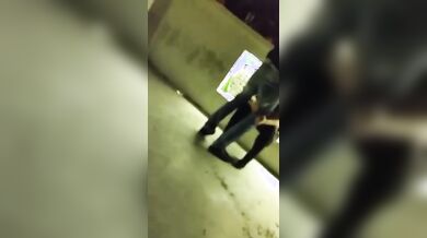 Si fa fare un pompino in discoteca e vengono beccati