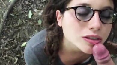 Pompino in pubblico fidanzata