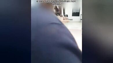 Maria Sofia nuda per prostesta ai musei Capitolini