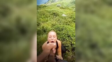 Escursione con la mia ragazza sull'Alpe di Siusi che mi fa un pompino