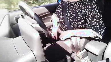 Ditalino in macchina Milf italiana esibizionista