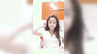 Giovane fidanzata troia mostrata in cam