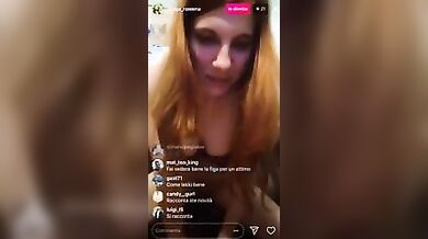 Rossa italiana diretta Periscope porno