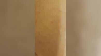 Moglie italiana scopata doggy style nel culo