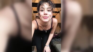 Spogliarello bellissima teen italiana