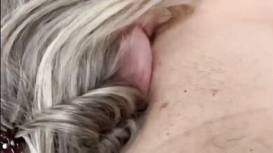 Moglie cuckold italiana scopata dal bull con ingoio