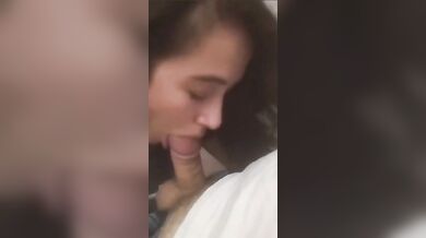 Pompino diciottenne che fa sborrare il suo ragazzo