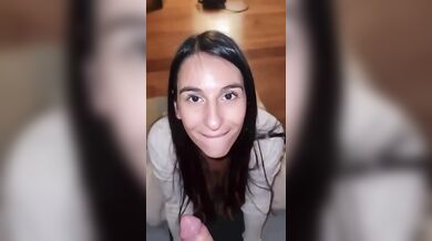 Se continui cosi mi fai sborrare porca