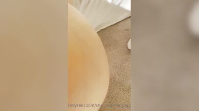 Dito in culo a mia moglie