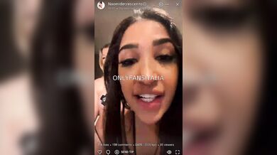 Naomi De Crescenzo - Diretta of con amica con bacio lesbo