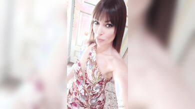 Sheila Capriolo outfit provocante