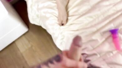 Candy Giada sorellastra maiala si masturba e scopa col fratellastro