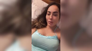 Paola Saulino si masturba