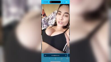 Paola Saulino si masturba