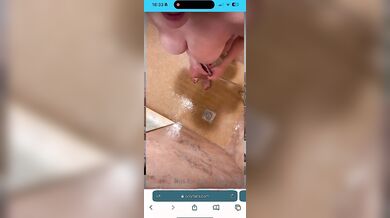 Paola Saulino hot in doccia Of