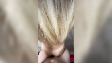 Amante bionda scopata dopo il lavoro