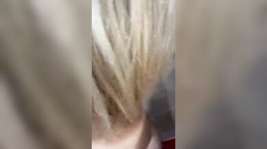 Amante bionda scopata dopo il lavoro