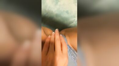 Giorgina fa vedere la fica