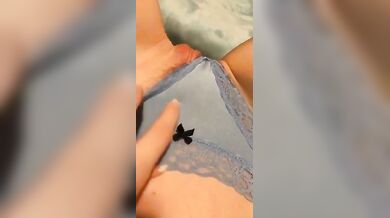 Giorgina fa vedere la fica