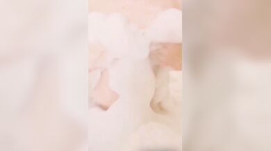 Bagno moglie tettona italiana