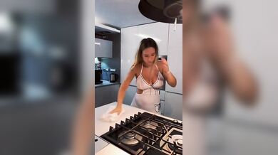 Azzurra Eyes cameriera porca