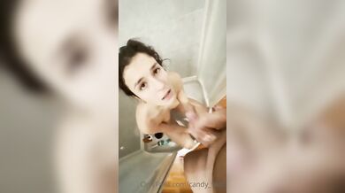 Dammela in faccia la piscia e poi la sborra