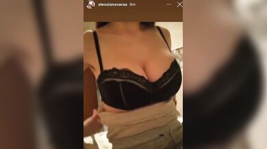 Alessia Novara esce le sue belle tettone