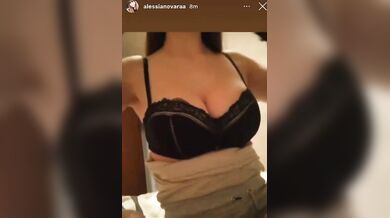 Alessia Novara esce le sue belle tettone