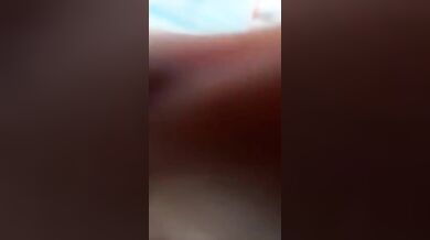 Sega in cucina bionda con occhiali