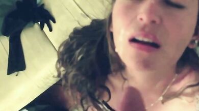 Facciale pov fidanzata riempita di sperma