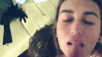 Facciale pov fidanzata riempita di sperma