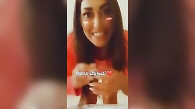 Federica Pacela influencer mostra il culo su Instagram