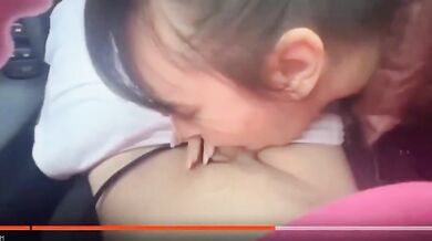 FAMMI GODERE - Giovane coppia fa sesso in auto