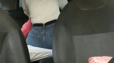 FAMMI GODERE - Giovane coppia fa sesso in auto