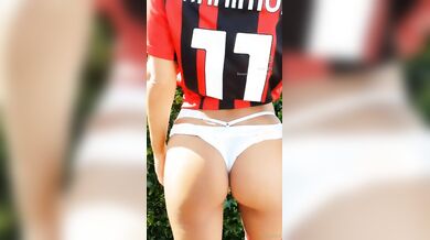 Sfizy milanista con culo spettacolare