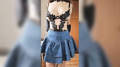 Viviana si spoglia nuda Of