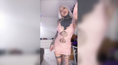 Tu sei una troia io sono una signora