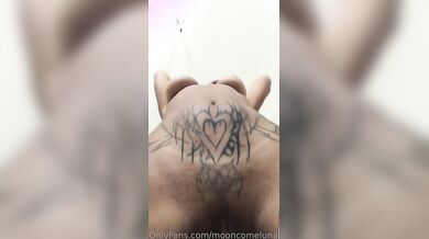 Mooncomelaluna ditalino