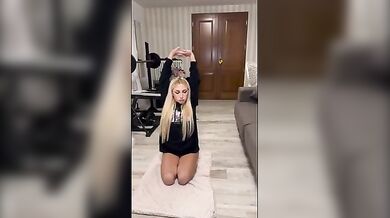 Biondina italiana si fa scopare dal suo personal trainer