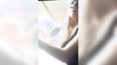 Brava sei proprio brava a succhiare i cazzi