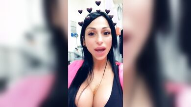 Alla pecorna nera vi aspettiamo a gambe aperte